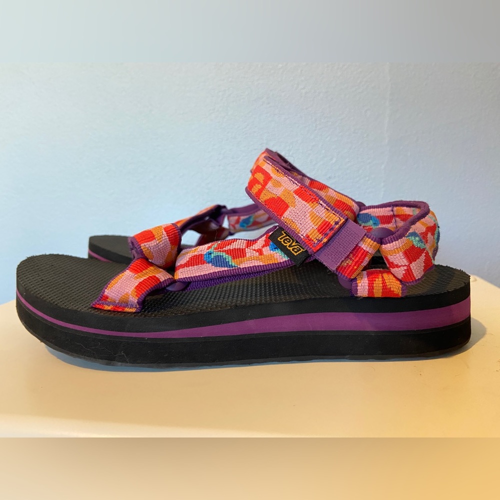 Teva *HUMMINGBIRD GLOXINIA* sandal 🩷💜